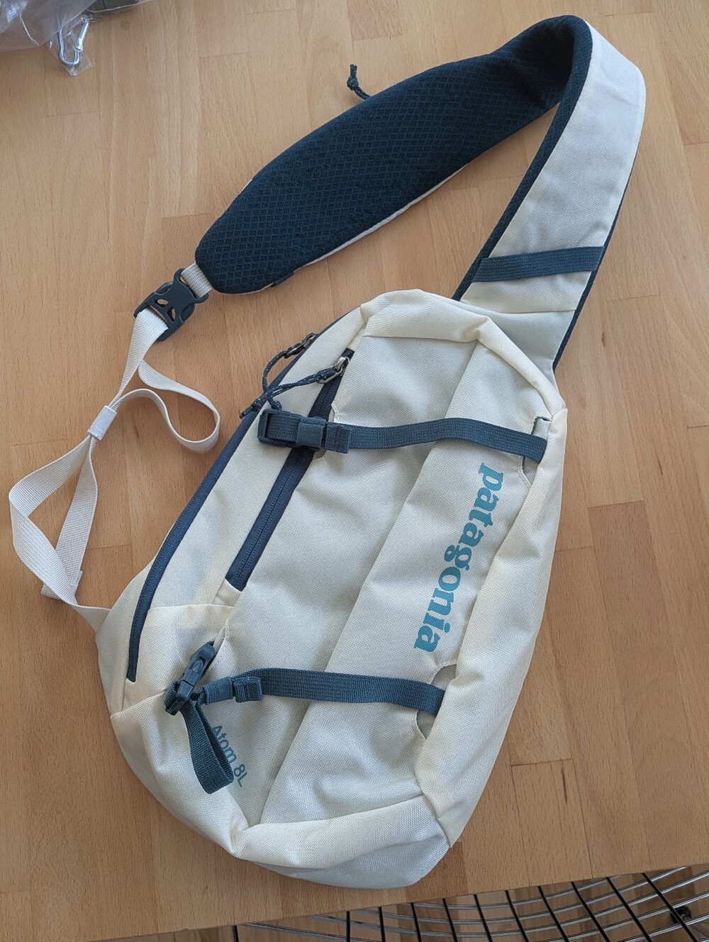 Patagonia Atom 8L Sling Bag - Crossbody Carry